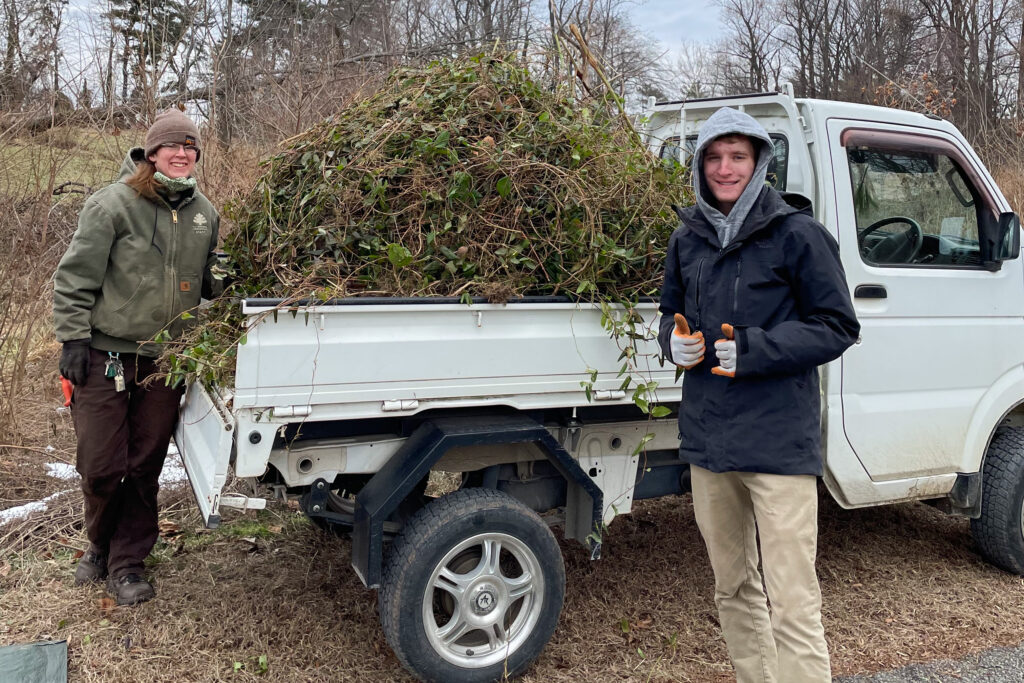 usna staff and springhouse run volunteer clearing invasive plants