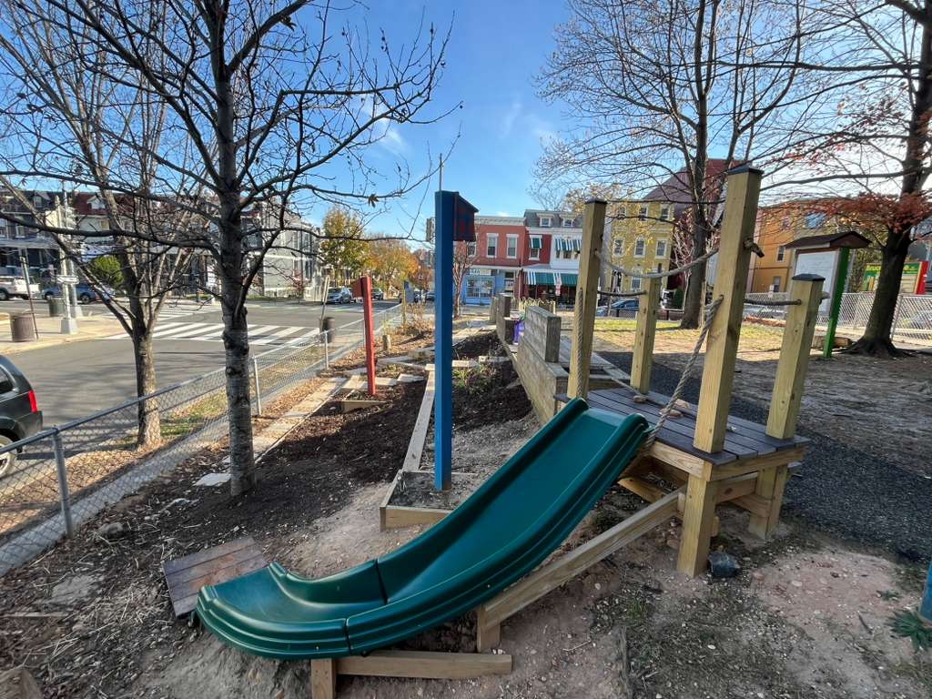 wide angle view of the newly renovated outdoor classroom at bruce-monroe ES